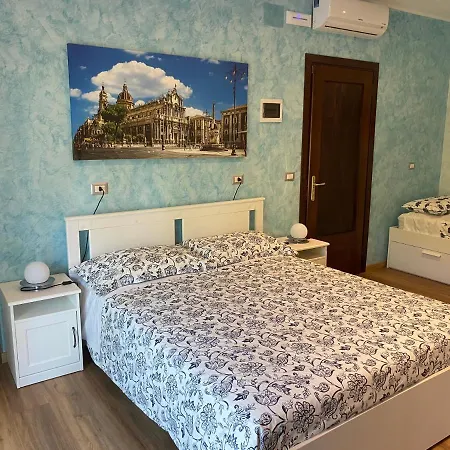 Alojamento de Acomodação e Pequeno-almoço Centro - Charme & Catânia